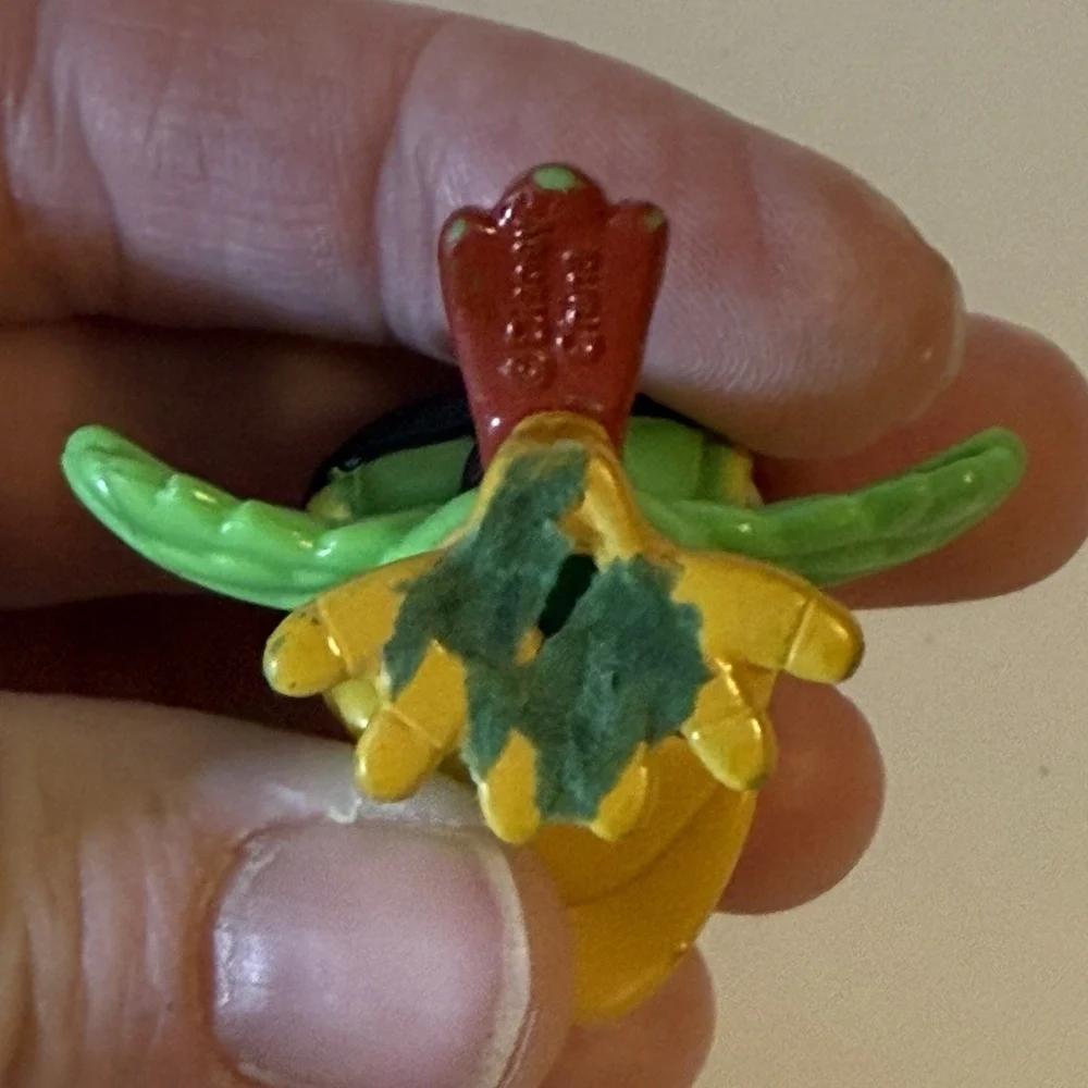 Disney Skully Parrot Figure Jake and the Neverland Pirates 1.25 Inches Tall Mini
